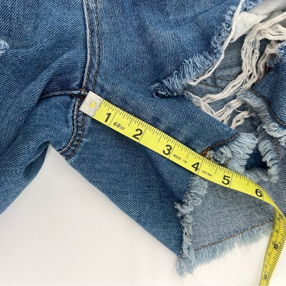Ashley Mason 100% cotton distressed ripped medium wash denim jean shorts size 3 - Picture 8 of 8